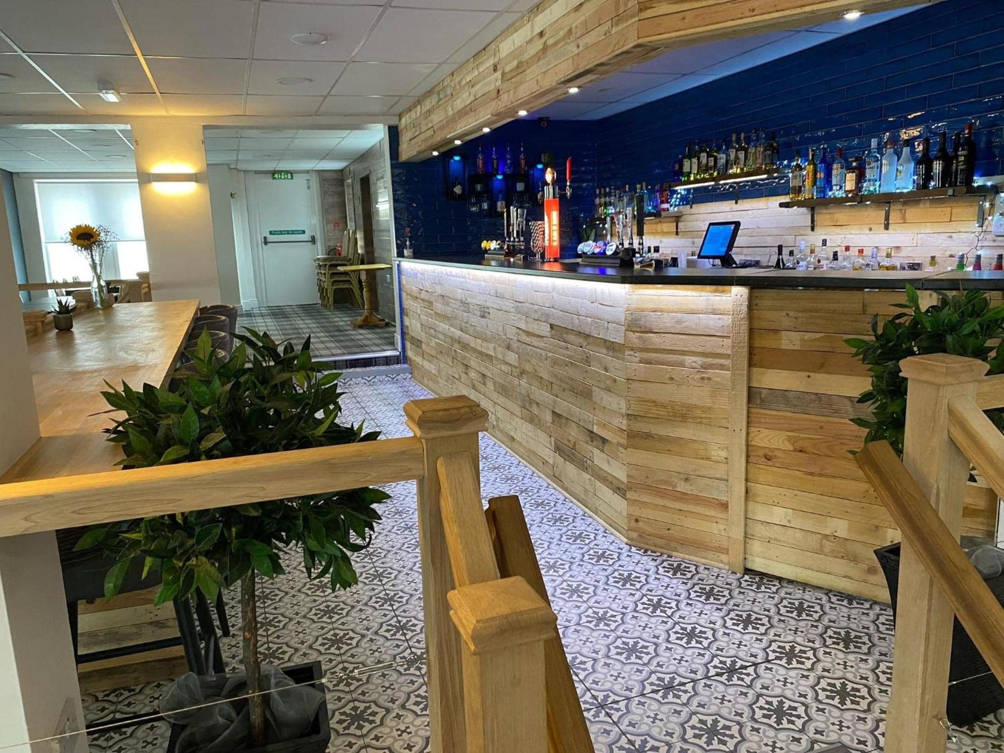 Waverley Hotel Уоркингтън Екстериор снимка