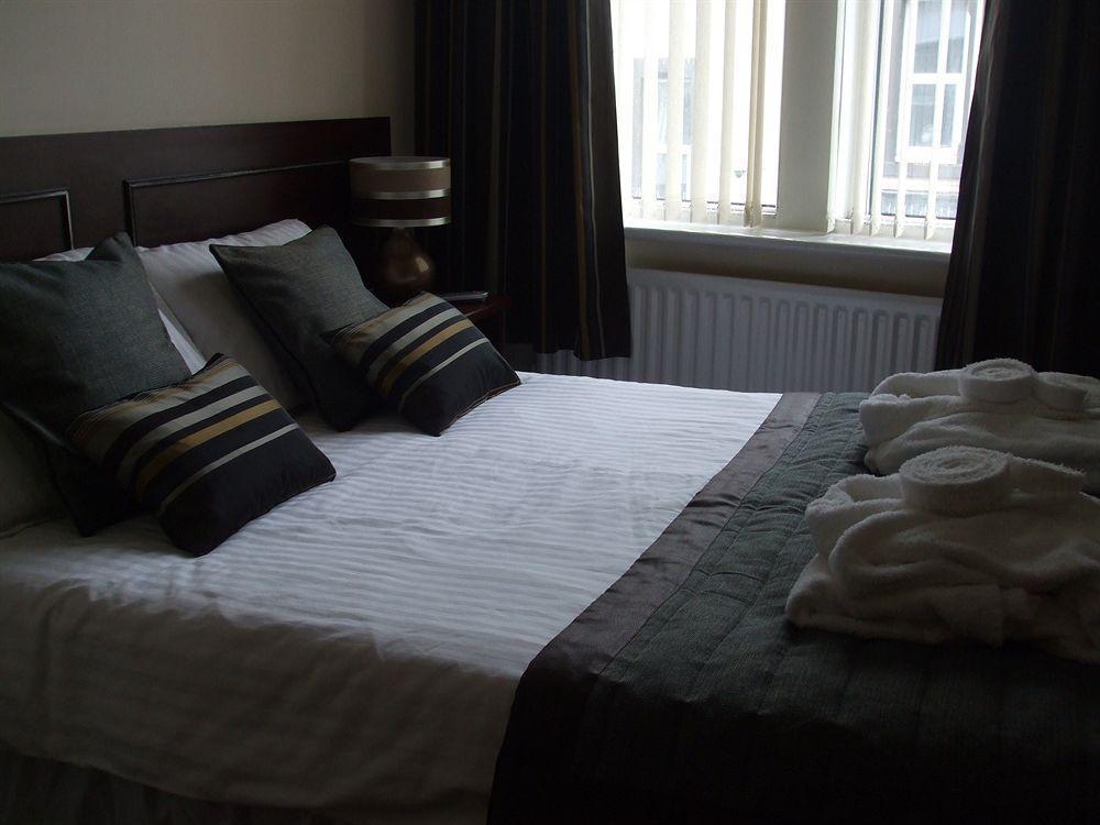 Waverley Hotel Уоркингтън Екстериор снимка