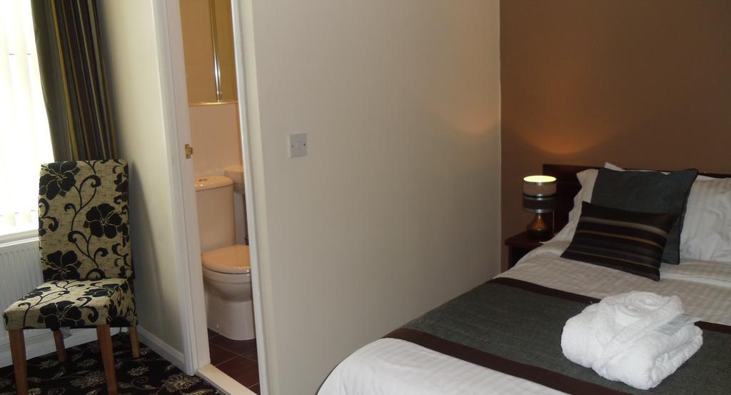 Waverley Hotel Уоркингтън Екстериор снимка