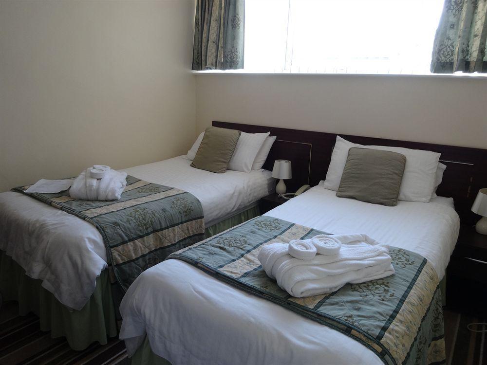 Waverley Hotel Уоркингтън Екстериор снимка