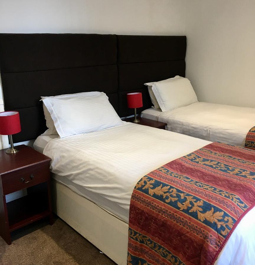 Waverley Hotel Уоркингтън Екстериор снимка