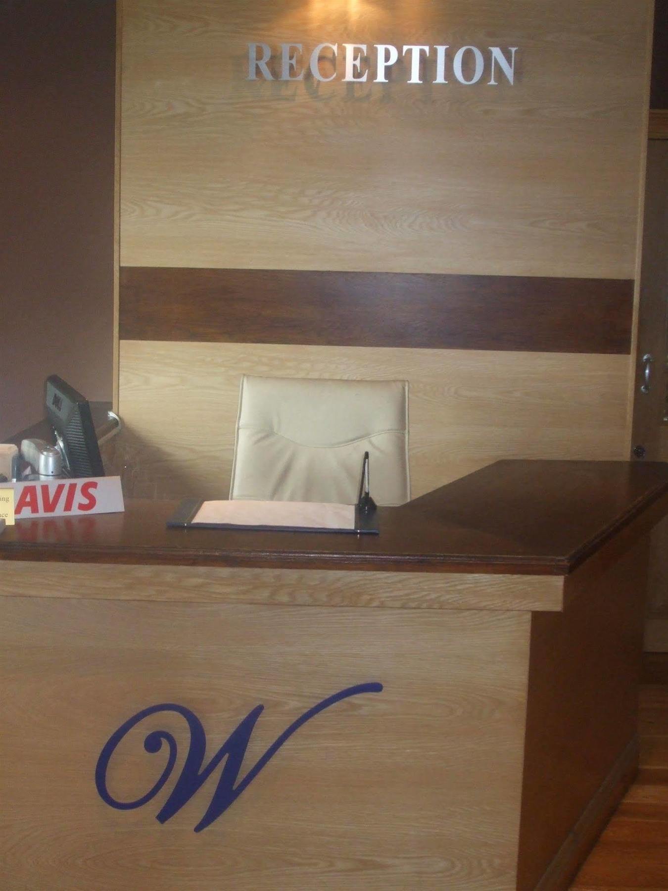 Waverley Hotel Уоркингтън Екстериор снимка